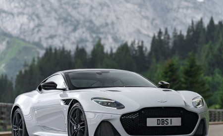 2019 Aston Martin DBS Superleggera White Stone Front Wallpapers 450x275 (93)