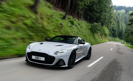 2019 Aston Martin DBS Superleggera White Stone Front Wallpapers 450x275 (90)