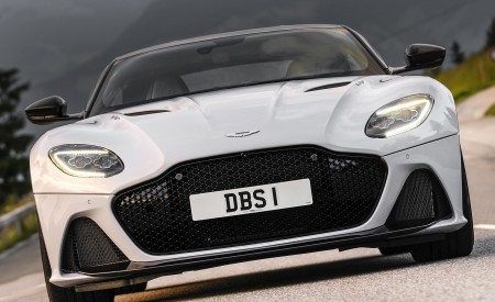2019 Aston Martin DBS Superleggera White Stone Front Wallpapers 450x275 (88)