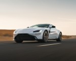 2019 Aston Martin Vantage (Color: White Stone) Front Three-Quarter Wallpapers 150x120 (12)