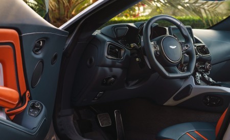 2019 Aston Martin Vantage (Color: White Stone) Interior Wallpapers 450x275 (41)