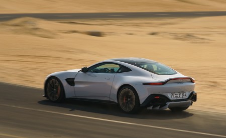 2019 Aston Martin Vantage (Color: White Stone) Rear Three-Quarter Wallpapers 450x275 (21)