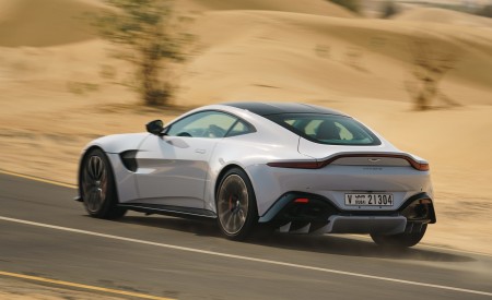 2019 Aston Martin Vantage (Color: White Stone) Rear Three-Quarter Wallpapers 450x275 (19)