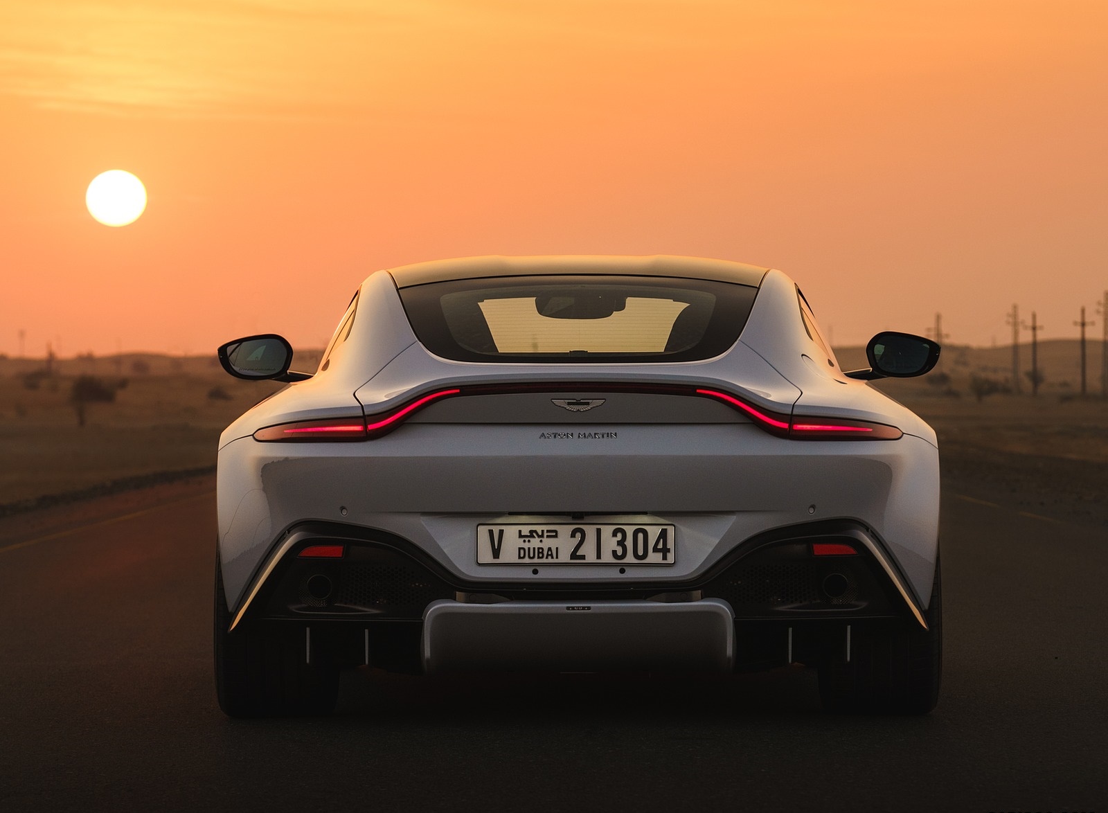 2019 Aston Martin Vantage (Color: White Stone) Rear Wallpapers #30 of 120