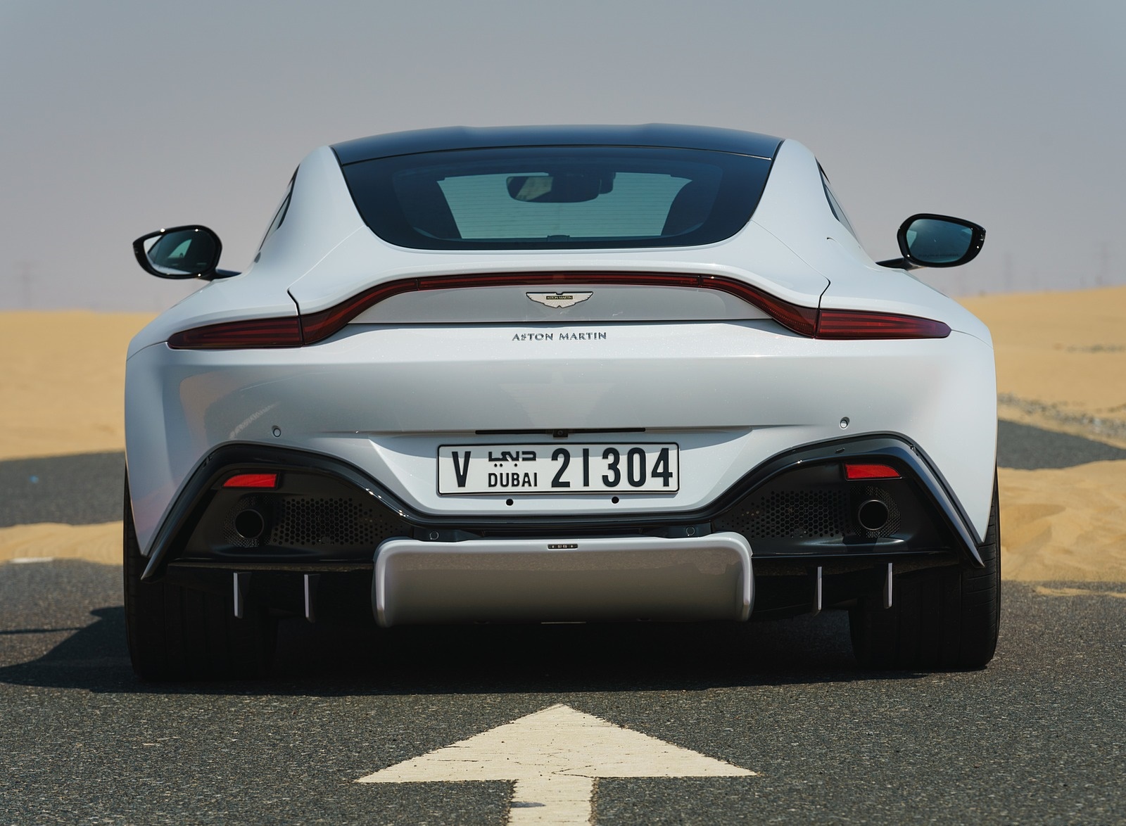 2019 Aston Martin Vantage (Color: White Stone) Rear Wallpapers #28 of 120