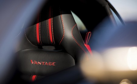 2019 Aston Martin Vantage Interior Seats Wallpapers 450x275 (109)