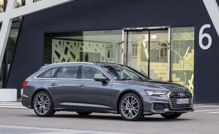 2019 Audi A6 Avant (Color: Daytona Grey) Front Three-Quarter Wallpapers 450x275 (59)