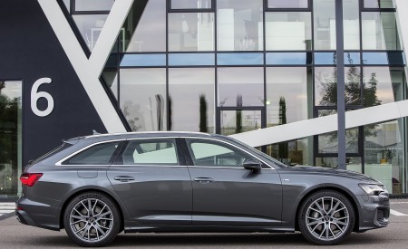 2019 Audi A6 Avant (Color: Daytona Grey) Side Wallpapers 450x275 (66)