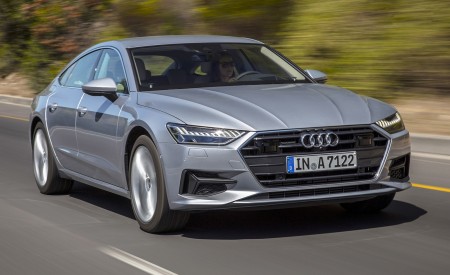 2019 Audi A7 Sportback (Color: Florett Silver) Front Three-Quarter Wallpapers 450x275 (50)
