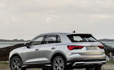 2019 Audi Q3 (Color: Florett Silver) Rear Three-Quarter Wallpapers 450x275 (3)