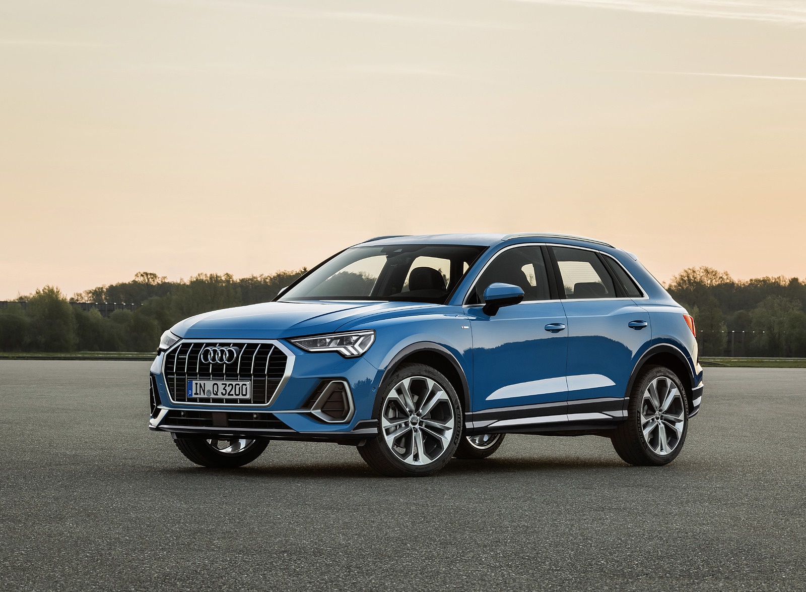 2019 Audi Q3 (Color: Turbo Blue) Front Three-Quarter Wallpapers (14)