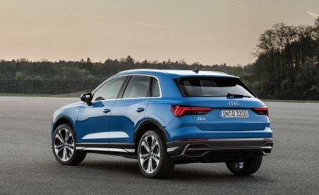 2019 Audi Q3 (Color: Turbo Blue) Rear Three-Quarter Wallpapers 450x275 (17)