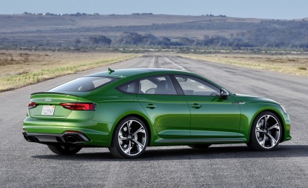 2019 Audi RS5 Sportback (Color: Sonoma Green Metallic) Rear Three-Quarter Wallpapers 450x275 (79)
