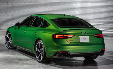 2019 Audi RS5 Sportback (Color: Sonoma Green Metallic) Rear Three-Quarter Wallpapers 450x275 (38)
