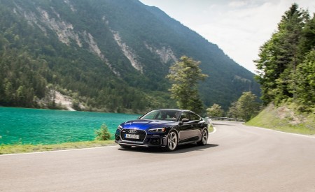 2019 Audi RS5 Sportback Front Three-Quarter Wallpapers 450x275 (4)