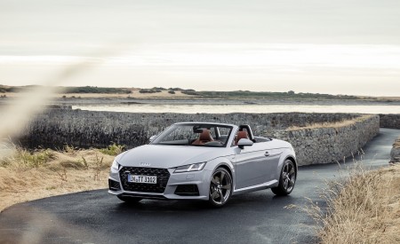 2019 Audi TT 20th Anniversary Edition (Color: Arrow Gray) Front Three-Quarter Wallpapers 450x275 (14)