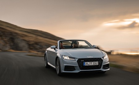 2019 Audi TT 20th Anniversary Edition (Color: Arrow Gray) Front Three-Quarter Wallpapers 450x275 (2)