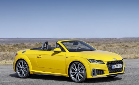 2019 Audi TT Roadster (Color: Vegas Yellow) Front Three-Quarter Wallpapers 450x275 (28)