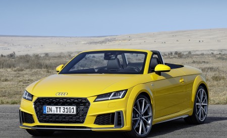 2019 Audi TT Roadster (Color: Vegas Yellow) Front Three-Quarter Wallpapers 450x275 (27)