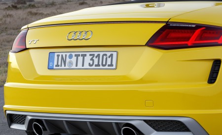 2019 Audi TT Roadster (Color: Vegas Yellow) Rear Bumper Wallpapers 450x275 (34)