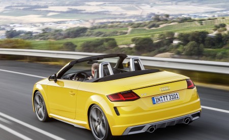 2019 Audi TT Roadster (Color: Vegas Yellow) Rear Three-Quarter Wallpapers 450x275 (16)