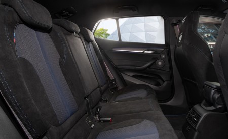 2019 BMW X2 M35i Interior Rear Seats Wallpapers 450x275 (94)