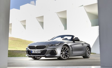 2019 BMW Z4 M40i Front Three-Quarter Wallpapers 450x275 (59)