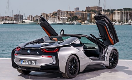 2019 BMW i8 Roadster (Color: Donington Grey) Rear Three-Quarter Wallpapers 450x275 (64)