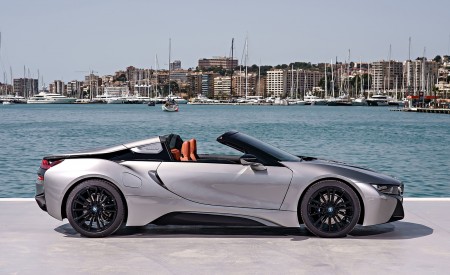 2019 BMW i8 Roadster (Color: Donington Grey) Side Wallpapers 450x275 (63)