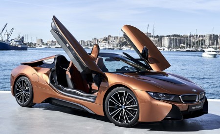 2019 BMW i8 Roadster (Color: E-Copper) Front Three-Quarter Wallpapers 450x275 (50)