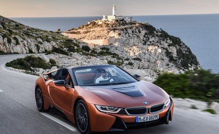2019 BMW i8 Roadster (Color: E-Copper) Front Three-Quarter Wallpapers 450x275 (40)