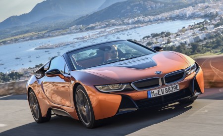 2019 BMW i8 Roadster (Color: E-Copper) Front Three-Quarter Wallpapers 450x275 (37)