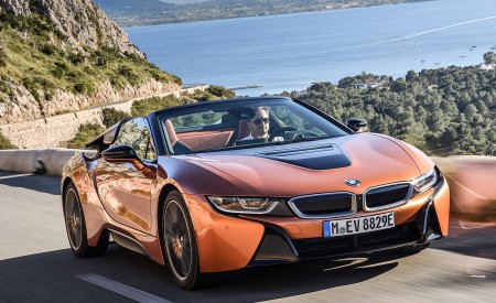 2019 BMW i8 Roadster (Color: E-Copper) Front Three-Quarter Wallpapers 450x275 (36)