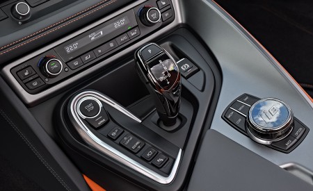 2019 BMW i8 Roadster Interior Detail Wallpapers 450x275 (88)