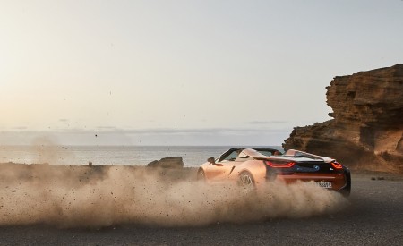 2019 BMW i8 Roadster Rear Three-Quarter Wallpapers 450x275 (17)