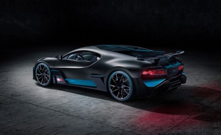 2019 Bugatti Divo Rear Three-Quarter Wallpapers 450x275 (17)