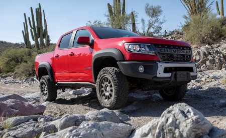 2019 Chevrolet Color:ado ZR2 Bison Front Three-Quarter Wallpapers 450x275 (4)
