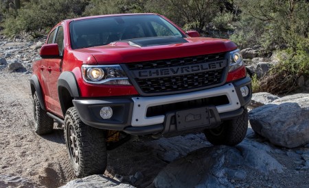 2019 Chevrolet Color:ado ZR2 Bison Front Wallpapers 450x275 (12)
