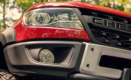 2019 Chevrolet Color:ado ZR2 Bison Headlight Wallpapers 450x275 (16)
