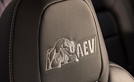 2019 Chevrolet Color:ado ZR2 Bison Interior Wallpapers 450x275 (21)
