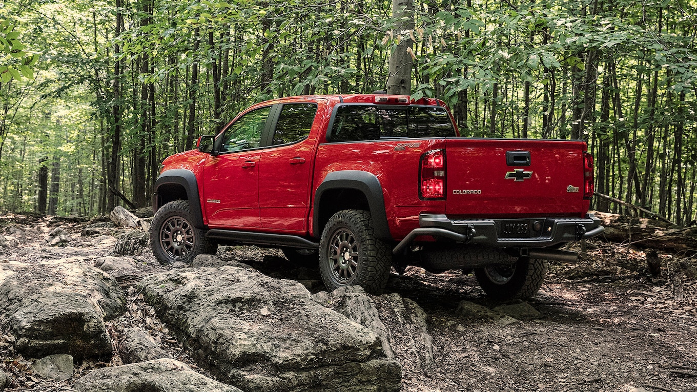 2019 Chevrolet Color:ado ZR2 Bison Rear Three-Quarter Wallpapers (14)