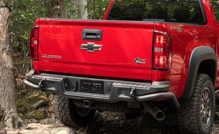 2019 Chevrolet Color:ado ZR2 Bison Rear Wallpapers 450x275 (18)