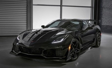 2019 Chevrolet Corvette ZR1 Front Three-Quarter Wallpapers 450x275 (71)