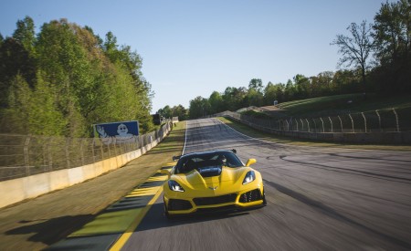 2019 Chevrolet Corvette ZR1 Front Three-Quarter Wallpapers 450x275 (31)