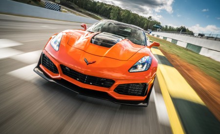 2019 Chevrolet Corvette ZR1 Front Wallpapers 450x275 (18)