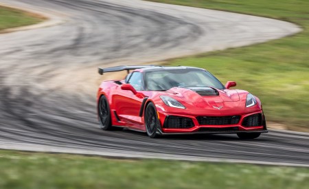 2019 Chevrolet Corvette ZR1 Front Wallpapers 450x275 (98)