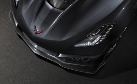 2019 Chevrolet Corvette ZR1 Headlight Wallpapers 450x275 (78)