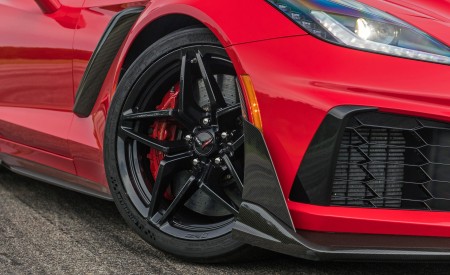 2019 Chevrolet Corvette ZR1 Headlight Wallpapers 450x275 (117)