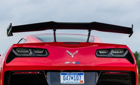 2019 Chevrolet Corvette ZR1 Rear Bumper Wallpapers 450x275 (111)