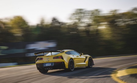 2019 Chevrolet Corvette ZR1 Rear Three-Quarter Wallpapers 450x275 (41)